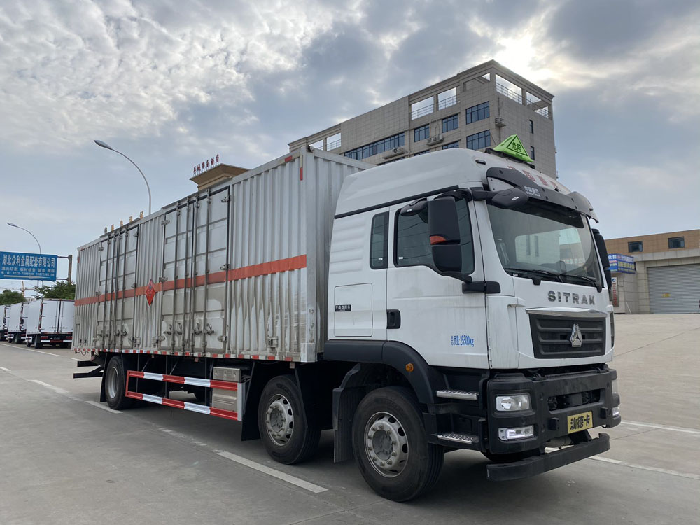 易燃液體廂式運(yùn)輸車，廂式運(yùn)輸車，楚勝汽車集團(tuán)