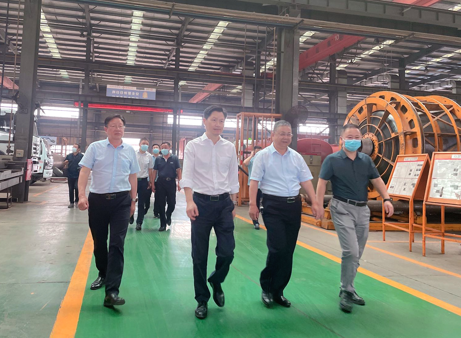 市委常委、常務(wù)副市長(zhǎng)甘國(guó)棟一行蒞臨楚勝汽車集團(tuán)調(diào)研